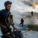 John Krasinski berperan sebagai Jack Da Silva dalam 13 Hours : The Secret Soldiers of Benghaz