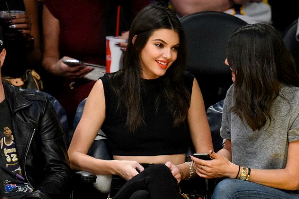 Kendall sering menghadiri pertandingan LA Lakers | dailymail.co.uk