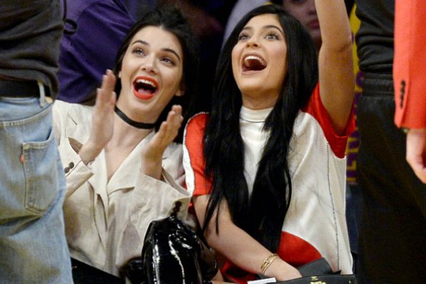 Bersama Kylie, memberikan dukungan kepada Lakers | dailymail.co.uk