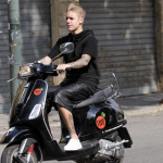 Justin Bieber Jadi Brand Ambassador Vespa pada 2022