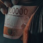 Perlukah Show Off Income di Media Sosial?