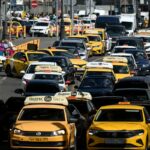 Seperti Film James Bond, Hacker Banjiri Kota Moskow Dengan Taxi