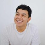 Medan : 1 Februari 2023 Palembang : 3 Februari 2023 Makassar : 8 Februari 2023 Batam : 10 Februari 2023 Surabaya : 12 Februari 2023 Bali : 14 Februari 2023 Samarinda : 17 Februari 2023 Manado : 21 Februari 2023 Bandung : 23 Februari 2023 Yogyakarta : 25 Februari 2023 Jakarta : 3 Maret 2023 “Kami senang dapat menjadi bagian dari perjalanan karier Tulus, dalam hal ini sebagai promotor Tur Manusia yang tentu akan mengobati rasa rindu para Teman Tulus,” ungkap Direktur PT. Expo Indonesia Jaya. “11 Kota ini dipilih untuk dapat menggapai seluruh Teman Tulus diberbagai daerah,” ungkap Bram Tulong selaku General Manager PT. Expo Indonesia Jaya menambahkan. Tiket “TULUS Tur Manusia 2023” ini akan bervariasi tergantung dari masing-masing kota dengan harga pre-sale tiket termurahnya adalah Rp150.000. Selain mendapatkan tiket untuk menonton TULUS, Teman Tulus juga dapat memilih opsi pembelian tiket dengan paket cenderamata resmi dari "TULUS Tur Manusia 2023". Pre-sale tiket dari “TULUS Tur Manusia 2023” ini secara resmi dibuka Hari ini 29 Desember 2022 Mulai Pukul 08.00 WIB dan tiket secara online hanya dapat dibeli melalui Aplikasi BBO. Jadi, mari kita sambut perjalanan album “Manusia” ke sebuah dimensi baru melalui sebuah tur bertajuk “TULUS Tur Manusia”.