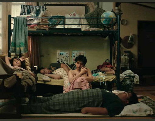 1 Kakak 7 Ponakan: Refleksi Generasi Sandwich