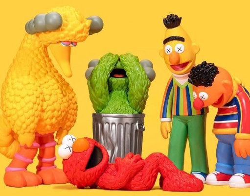 AllRightsReserved & KAWS Rilis Koleksi Eksklusif Figure Sesame Street, Kolaborasi Ikonik yang Wajib Dikoleksi!