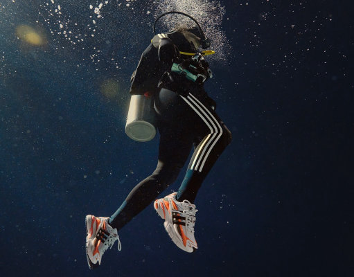 Pharrell Williams & Adidas ‘Jellyfish’ Raih Shoe of the Year di FNAA 2025