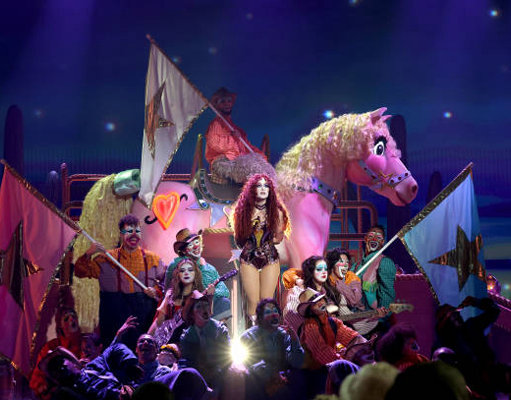 Chappell Roan Angkat Isu Asuransi Kesehatan, Industri Musik Respon dengan Crisis Hotline