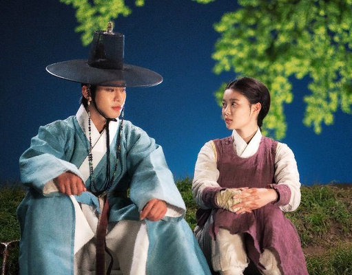 Film dan Acara TV Kim Yoo-jung yang Wajib Masuk Watchlist