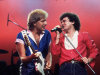 50 Lagu Tembang Kenangan 80an Terbaik, Bikin Nostalgia!
